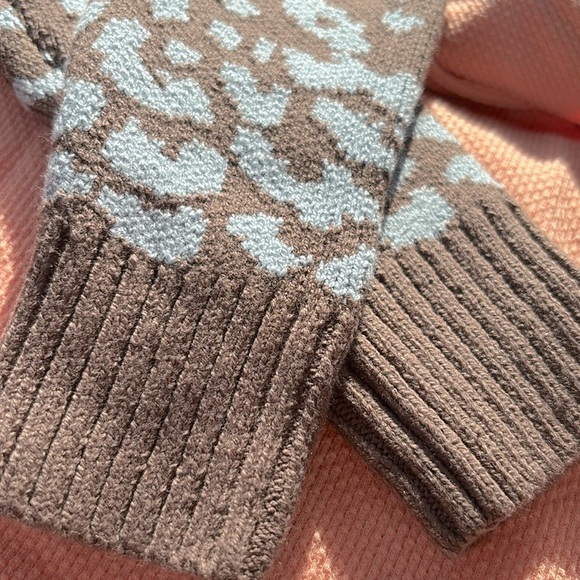 NEW FREE PEOPLE - Mock Neck Thermal - Picture 4 of 7